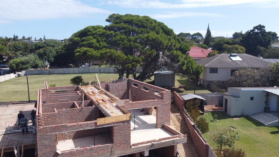 4 Bedroom Property for Sale in Mossel Bay Central Western Cape